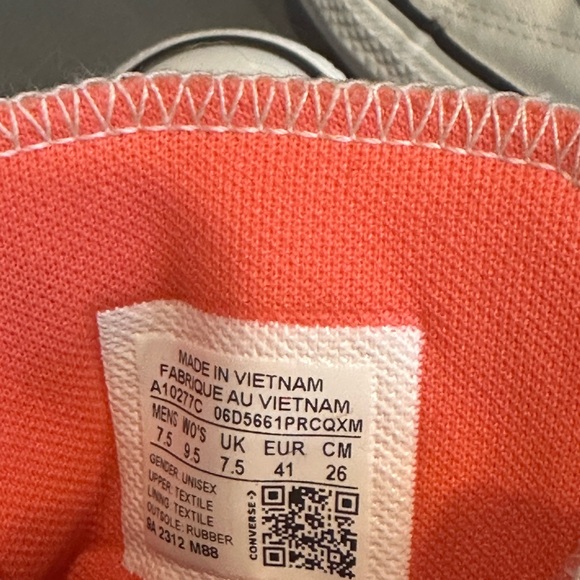 Converse Limited Edition - Picture 2 of 4